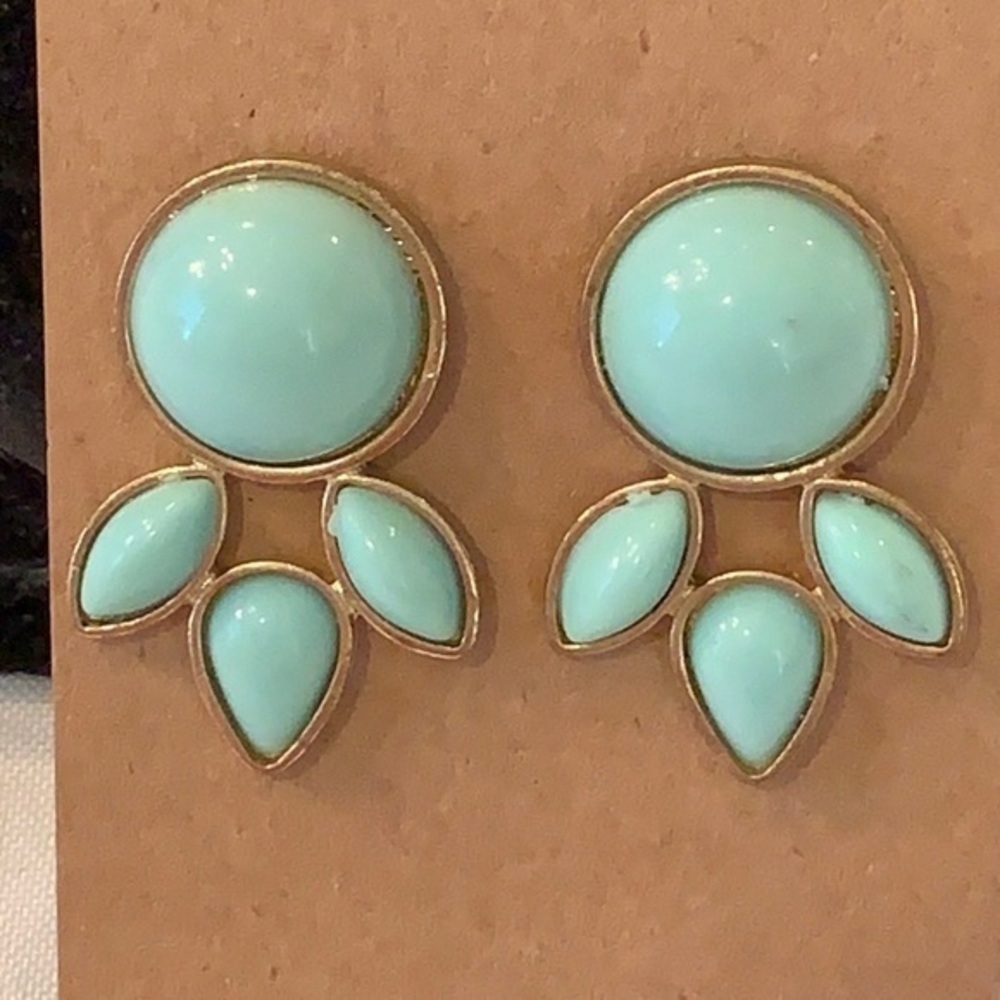 💐5/25 light mint green statement earrings